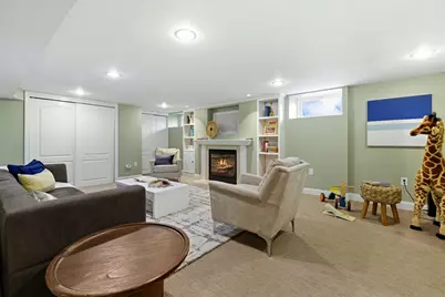 15 Ellis St, Woburn, MA 01801 - Photo 30