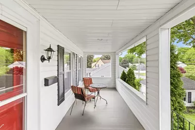 15 Ellis St, Woburn, MA 01801 - Photo 4