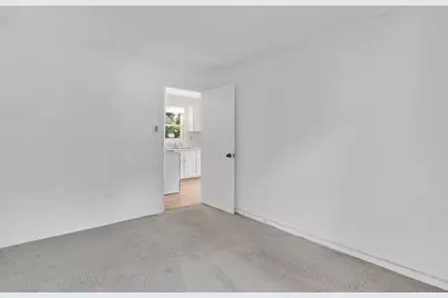 71 Leonard St, Northampton, MA 01053 - Photo 8