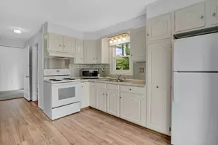 71 Leonard St, Northampton, MA 01053 - Photo 12