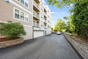 318 Rindge Ave, Cambridge, MA 02140 - Photo 18