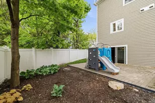 26 Neponset Ave, Boston, MA 02131 - Photo 32