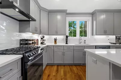 26 Neponset Ave, Boston, MA 02131 - Photo 6