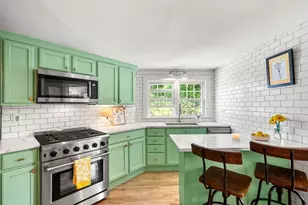 25 Barton St, Newburyport, MA 01950 - Photo 6