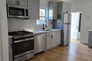137 Clapp, Milton, MA 02186 - Photo 2