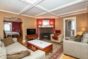 8 Highland St, Peabody, MA 01960 - Photo 10