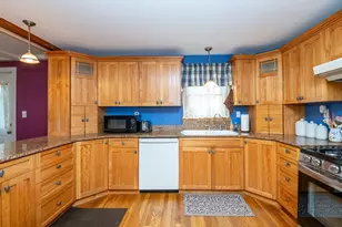 8 Highland St, Peabody, MA 01960 - Photo 6
