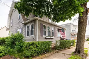 8 Highland St, Peabody, MA 01960 - Photo 4