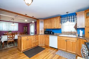 8 Highland St, Peabody, MA 01960 - Photo 6