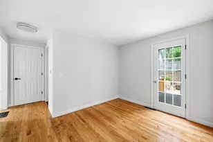 168 Keddy St, Springfield, MA 01109 - Photo 12