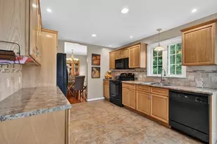 16A Burghardt St, Worcester, MA 01604 - Photo 8