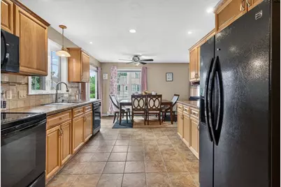 16A Burghardt St, Worcester, MA 01604 - Photo 10