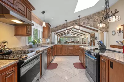 9 Oxford Rd, Gloucester, MA 01930 - Photo 12