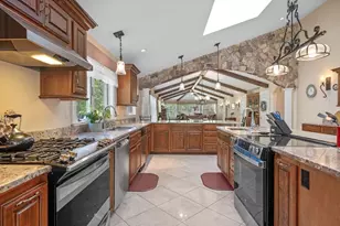 9 Oxford Rd, Gloucester, MA 01930 - Photo 12