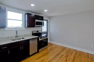 13 Hampden St, Westfield, MA 01085 - Photo 4