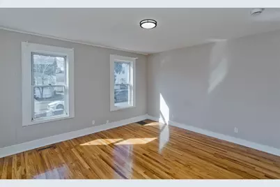 13 Hampden St, Westfield, MA 01085 - Photo 32