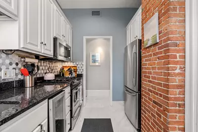 40 Chestnut St #2, Boston, MA 02129 - Photo 8
