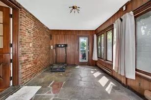 28 Thurlow Ave, Revere, MA 02151 - Photo 8