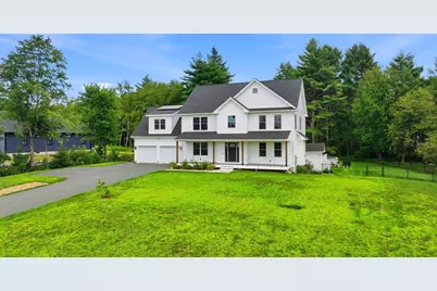 18 Woodland Ln, Belchertown, MA 01007 - Photo 2