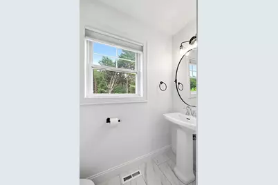 18 Woodland Ln, Belchertown, MA 01007 - Photo 10