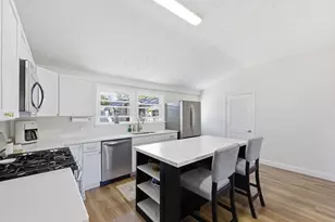 43 Sunridge Dr, Springfield, MA 01118 - Photo 12