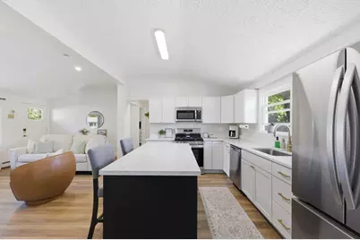 43 Sunridge Dr, Springfield, MA 01118 - Photo 8