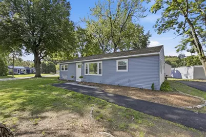 43 Sunridge Dr, Springfield, MA 01118 - Photo 2