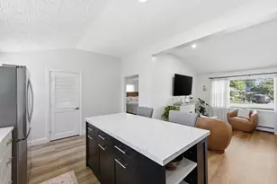 43 Sunridge Dr, Springfield, MA 01118 - Photo 10