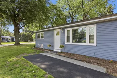43 Sunridge Dr, Springfield, MA 01118 - Photo 4