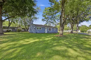 43 Sunridge Dr, Springfield, MA 01118 - Photo 36
