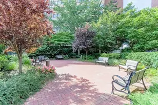 9 Hawthorne Pl, Boston, MA 02114 - Photo 16