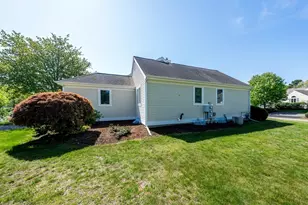 7 Masters Ct, Mashpee, MA 02649 - Photo 4