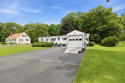 8 Donahue Ln, Grafton, MA 01536 - Photo 2