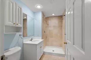 65 Chelsea St, Boston, MA 02129 - Photo 18