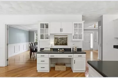 4 Farnham Circle, Andover, MA 01810 - Photo 10