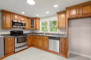 67 Roslyn Rd, Brockton, MA 02302 - Photo 10