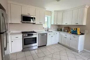 6 Edwards Pl, Chelmsford, MA 01863 - Photo 8