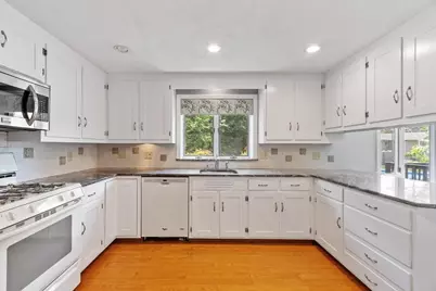 2 Rourke Lane, Lynnfield, MA 01940 - Photo 10