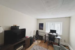 761 E 6th St, Boston, MA 02127 - Photo 10