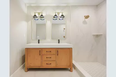 68 Rowe St, Boston, MA 02131 - Photo 14
