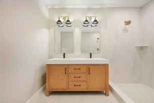 68 Rowe St, Boston, MA 02131 - Photo 14
