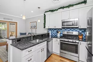 110 P St, Boston, MA 02127 - Photo 4