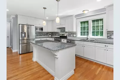 32 Lauricella Lane, Waltham, MA 02452 - Photo 6