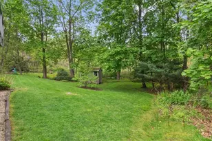 38 Greenwood Ln, Waltham, MA 02451 - Photo 32
