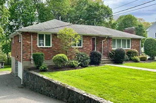38 Greenwood Ln, Waltham, MA 02451 - Photo 4