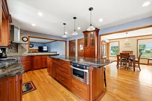 2 Christopher Cir, Wilbraham, MA 01095 - Photo 2