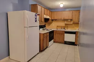 39 Pleasant St, Northborough, MA 01532 - Photo 6