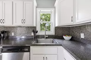 22 Lauf St, Worcester, MA 01602 - Photo 16