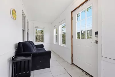 22 Lauf St, Worcester, MA 01602 - Photo 4