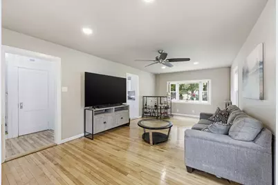 22 Lauf St, Worcester, MA 01602 - Photo 8